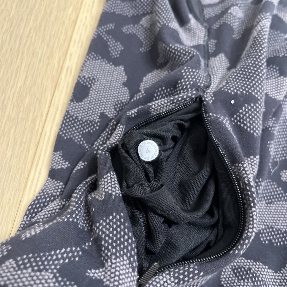 Lululemon Run Briskly 1/2 Zip Heritage Camo Jacquard Black Lunar Rock Size 4 - Picture 4 of 8